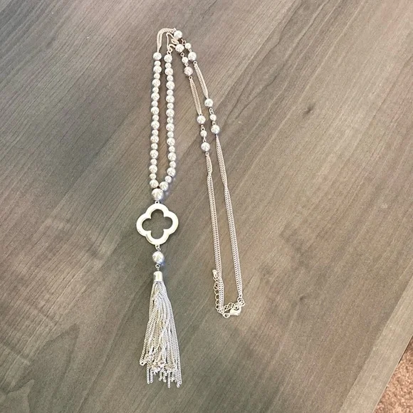 Elegant Silver Necklace with Tassel - Picture 2 of 2